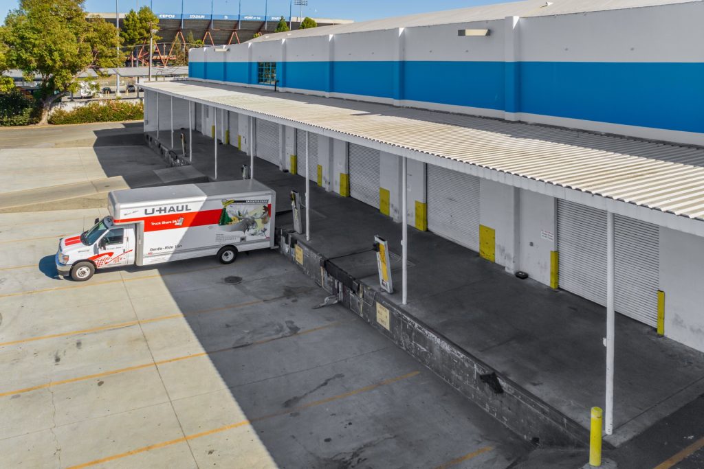 Flexible warehouse space with loading dock