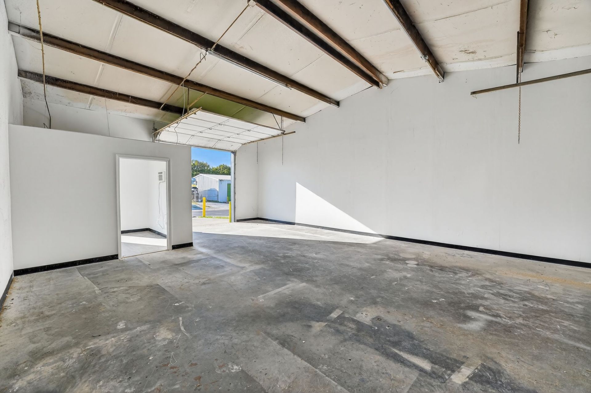 06_5051_David_Strickland_Rd_Fort_Worth_TX_76119-Exterior-DSC07081-1