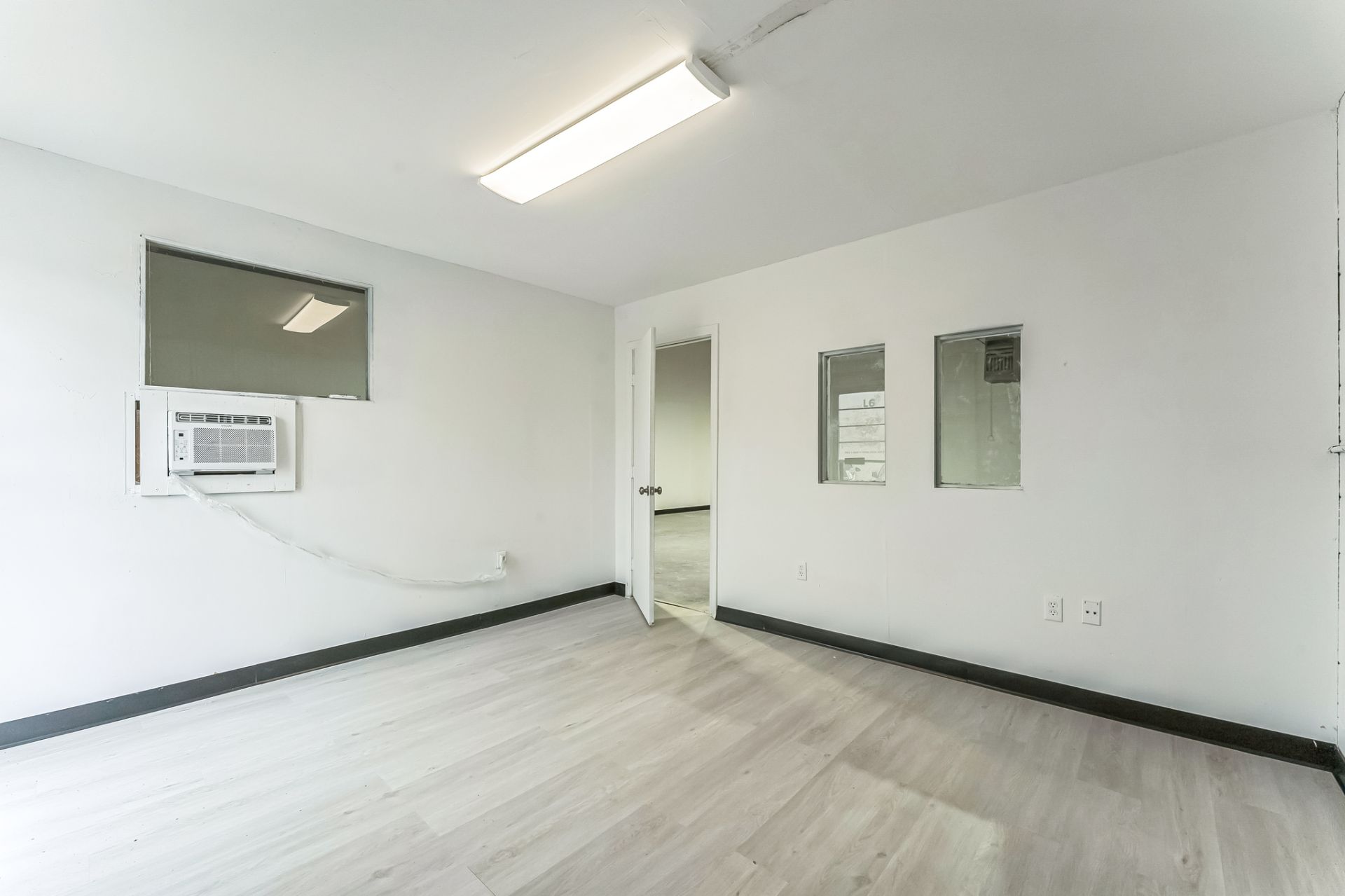 25_1105_Colorado_Ln_Arlington_TX_76015_USA-Others-ABC03387