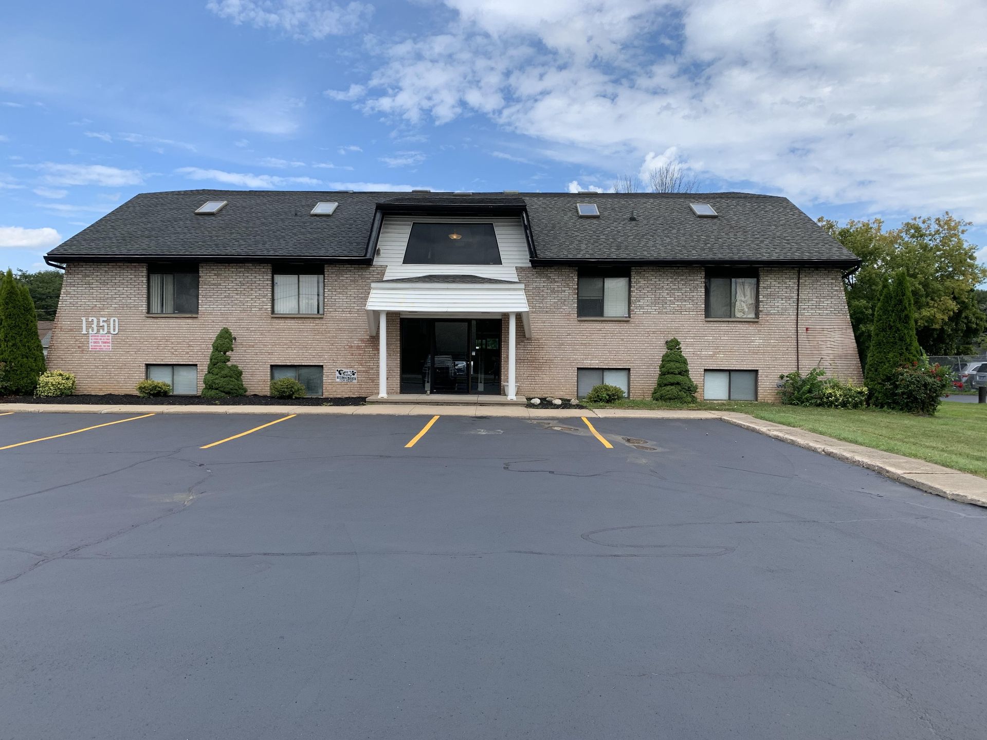 1350 Buffalo Rd front